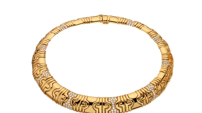 Collar 'Parentesi' de Bulgari (1982) en oro de 18 quilates y diamantes. Collar 'Parentesi' de Bulgari (1982) en oro de 18 quilates y diamantes.