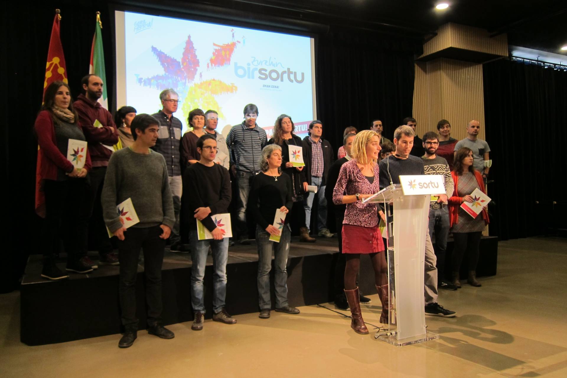 La dirección nacional de Sortu, durante un acto de la formación.