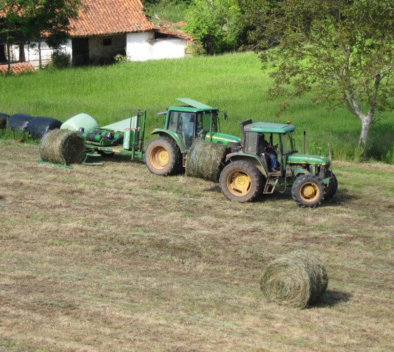 Un hombre de 57 años muere atropellado por su tractor en Toledo