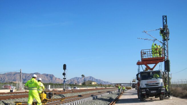 Obras del AVE, a su paso por la Región de Murcia.