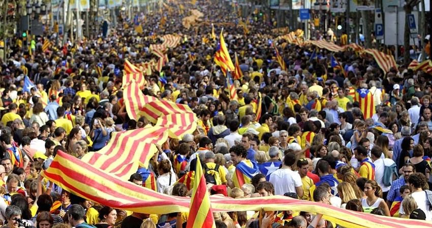 El abogado de Puigdemont llama a "reventar la Diagonal" en la Diada del 11 de septiembre