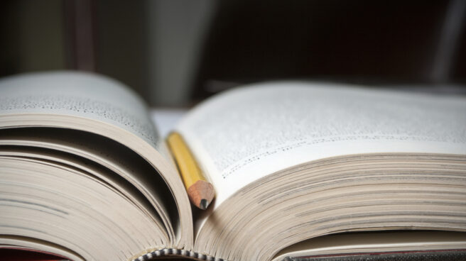Libro de texto. Deberes. Libro.