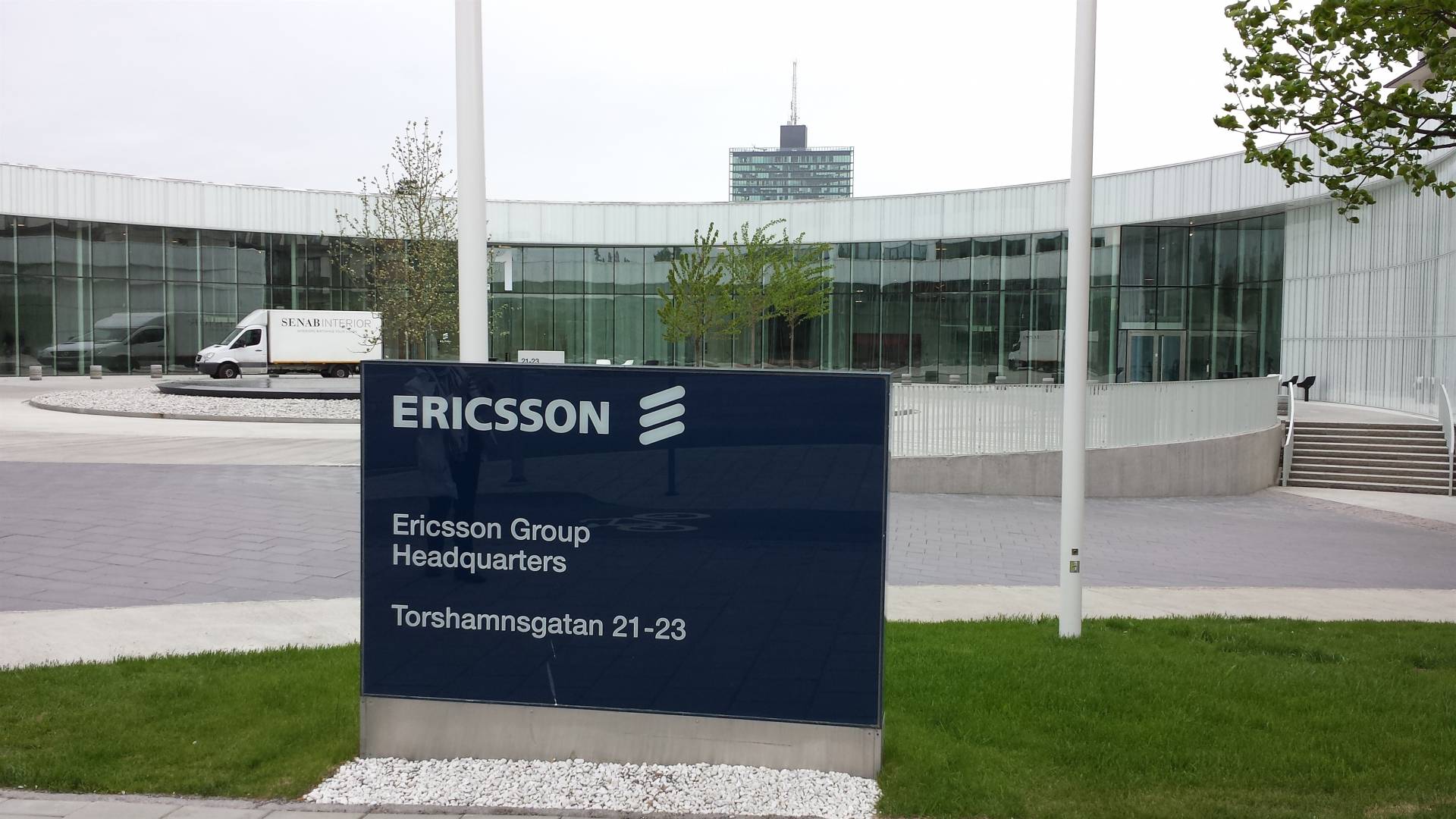Entrada de la sede de Ericsson en Estocolmo, Suecia.