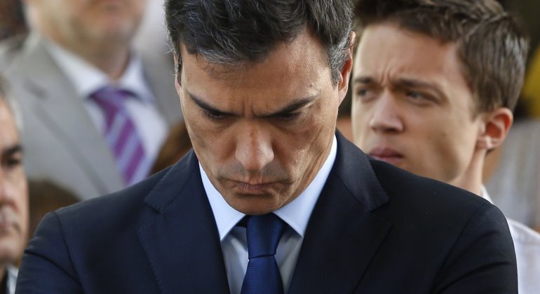 Sánchez amaga con la candidatura de Errejón para forzar a Iglesias a un pacto