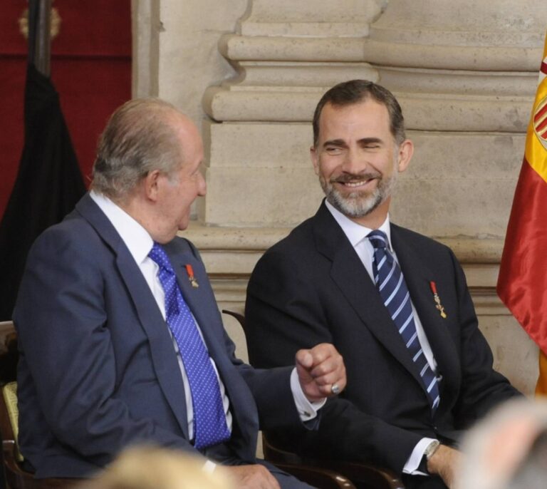 El Rey Juan Carlos I y un empresario catalán pagaron 447.000 euros por la luna de miel de Felipe y Letizia