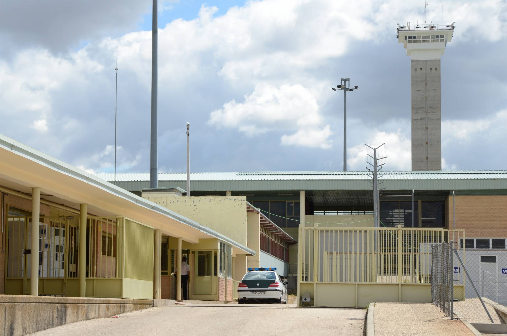 Centro penitenciario de Soto del Real (Madrid), con su característica torre de vigilancia.