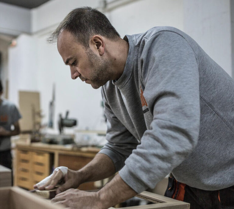 La huella de la moderación salarial: las empresas pagan 9,1 euros menos por hora que en la UE