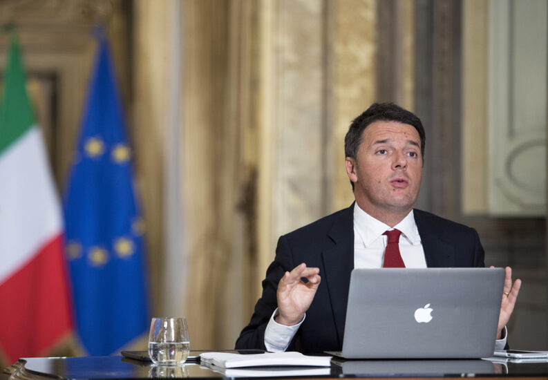 Matteo Renzi contesta a los ciudadanos en Twitter