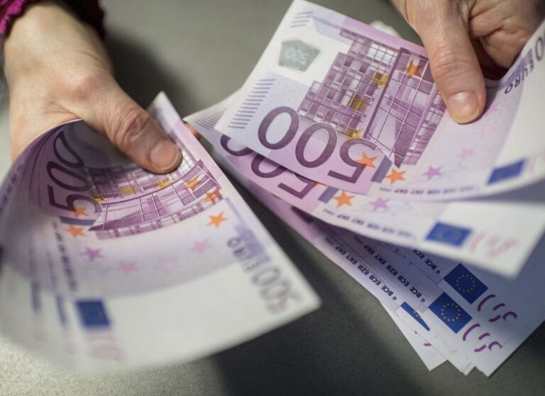 El 82% de los españoles no puede ahorrar más de 500 euros al mes