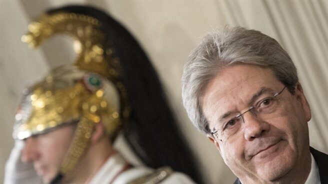 El nuevo primer ministro de Italia, Paolo Gentiloni, en el Quirinale, tras su designación por el presidente Mattarella.