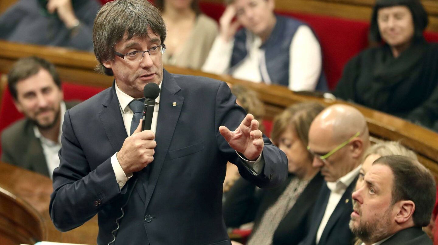 El presidente de la Generalitat, Carles Puigdemont, durante su intervención en el Parlamento catalán.