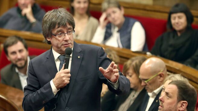 El presidente de la Generalitat, Carles Puigdemont, durante su intervención en el Parlamento catalán.