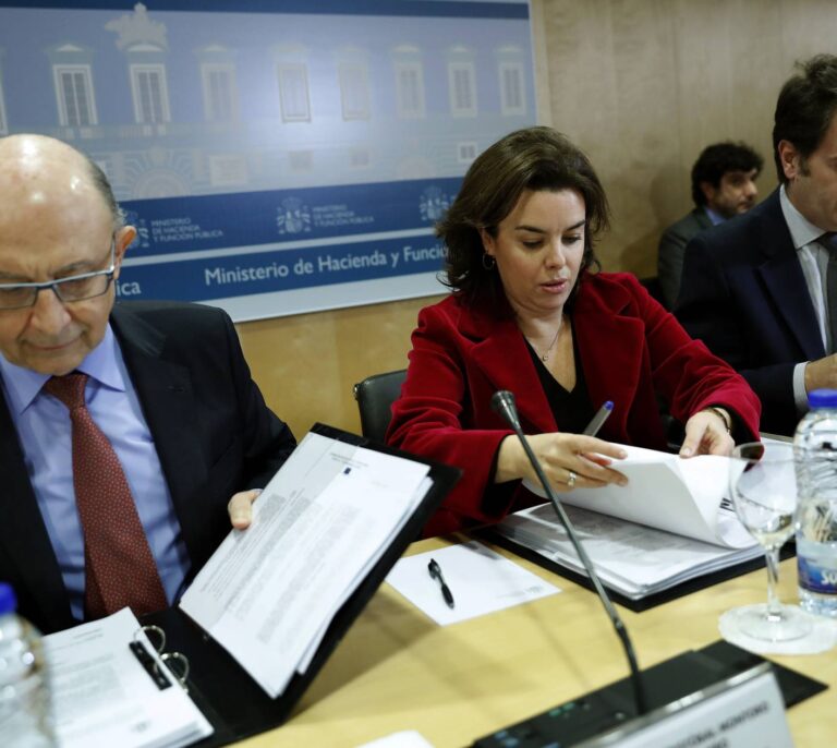 Santamaría da la vuelta a la Conferencia de Presidentes, que tendrá carácter decisorio