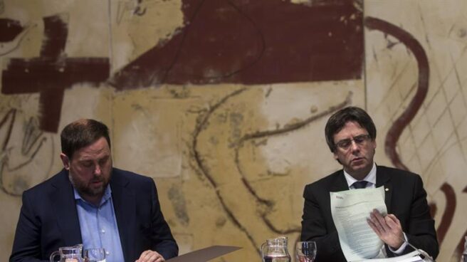 Oriol Junqueras y Carles Puigdemont, en una reunión del Govern.