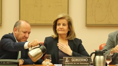 Ampliar el permiso de paternidad a un mes absorberá la mitad del alza de cotizaciones