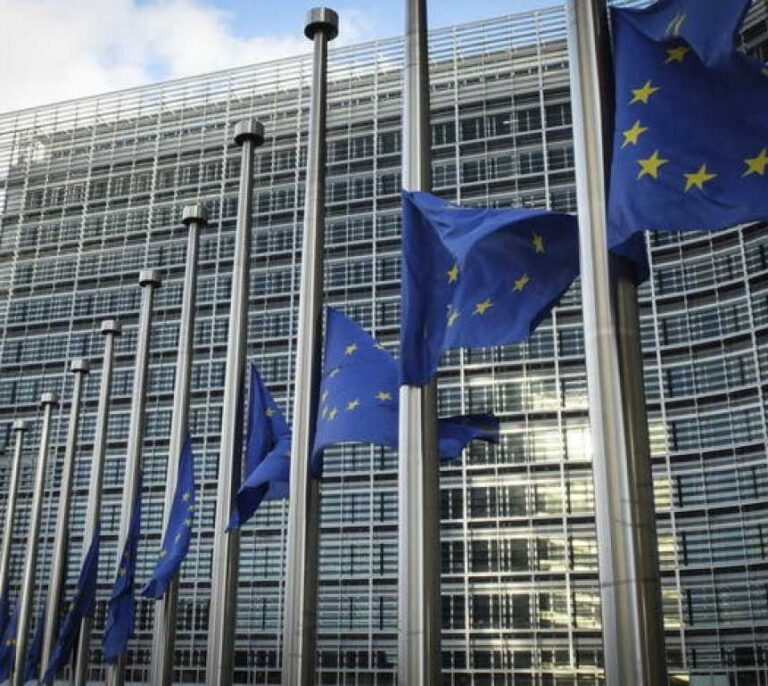 La UE acorrala a Hacienda para rebajar las sanciones a quien esconda bienes en el extranjero