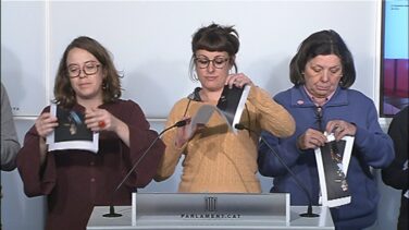 El entorno de la CUP eleva la tensión con pintadas en sedes de Convergència