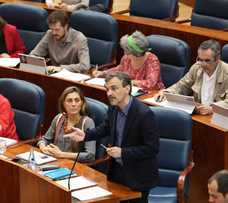 Espinar fulmina José Manuel López y Errejón responde: "Éste no es el camino"