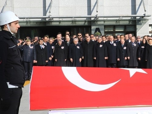 Funeral de un policía muerto en Ankara, con la presencia del presidente turco, Recep Tayyip Erdogan.
