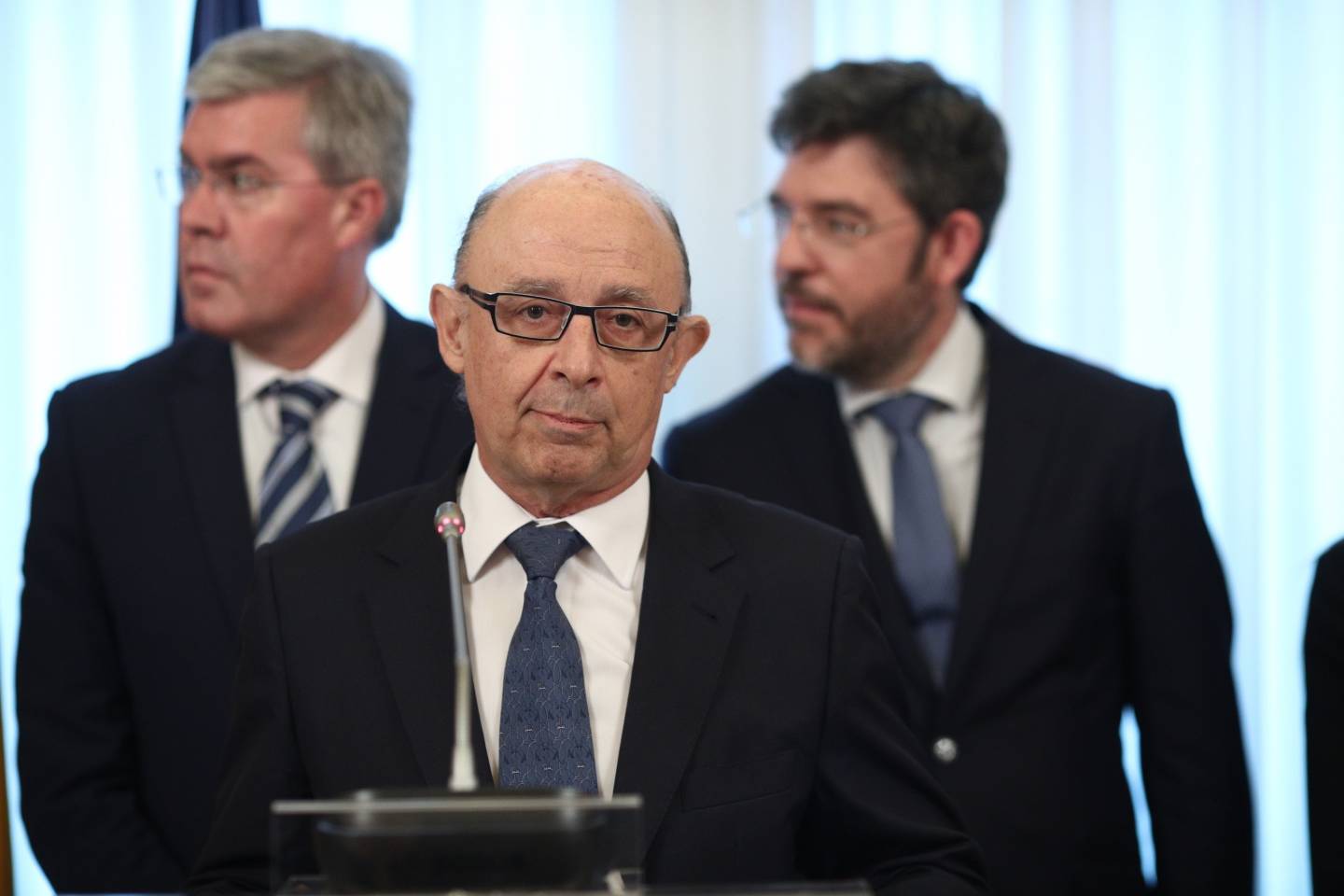 Cristóbal Montoro y los secretarios de Estado José Enrique Fernández y Alberto Nadal.