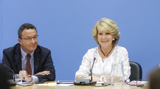 Iñigo Henríquez de Luna, junto a Esperanza Aguirre.