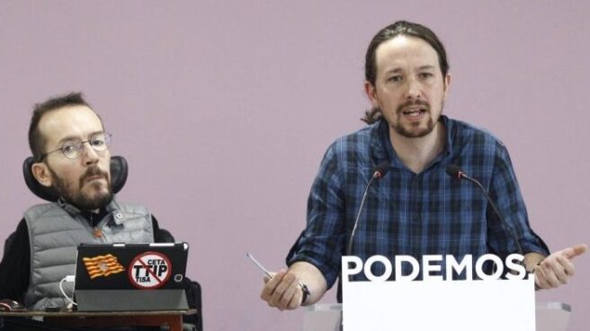 Podemos Pablo Iglesias y Pablo Echenique, este lunes en rueda de prensa.