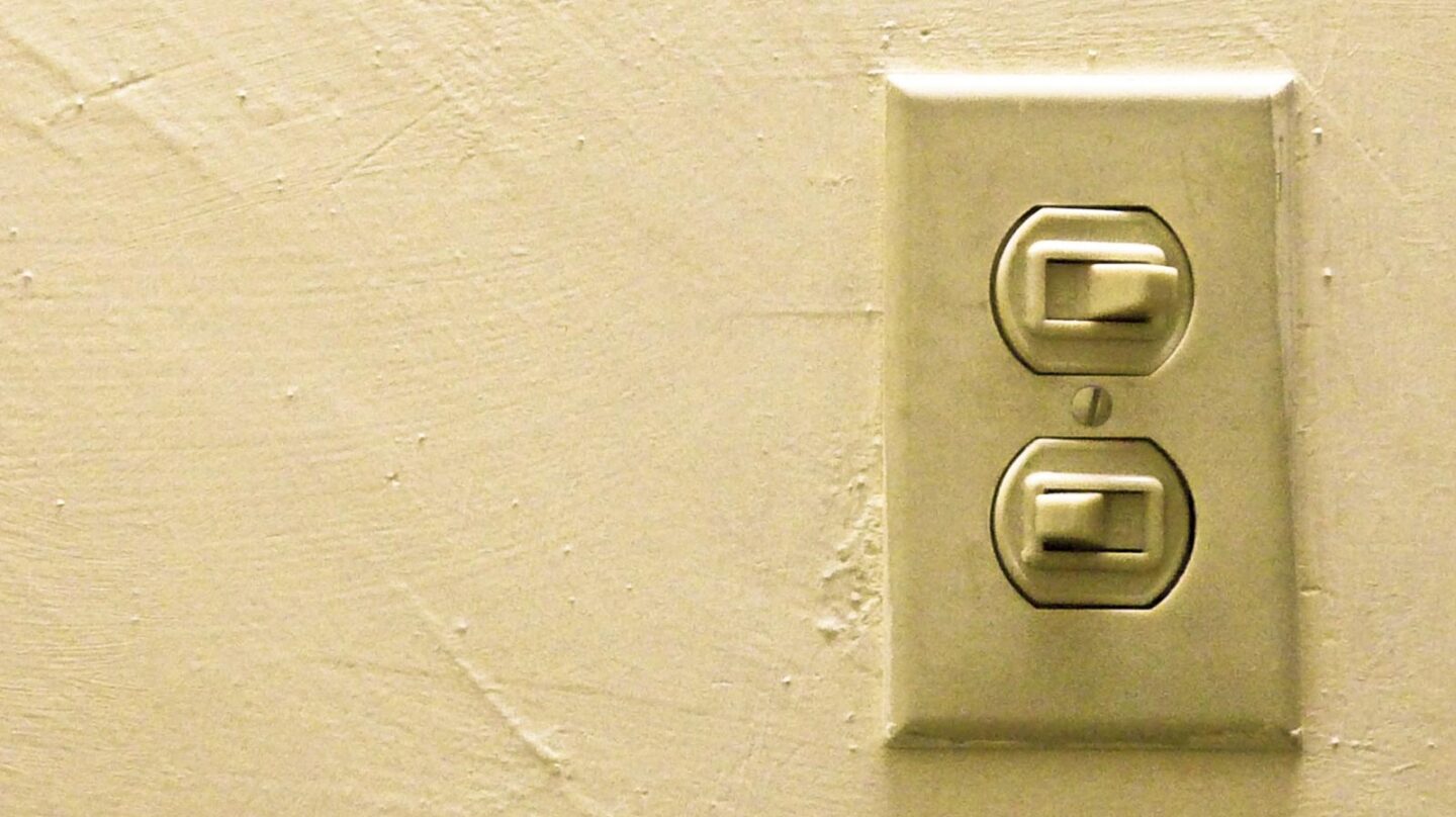 Interruptor de la luz. Compañías eléctricas.