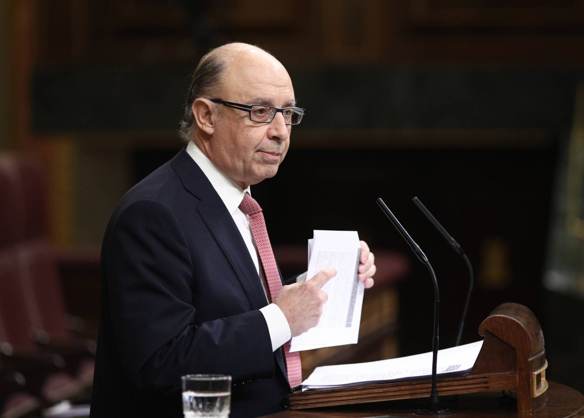 El ministro de Hacienda, Cristóbal Montoro, durante el debate del techo de gasto para 2017.