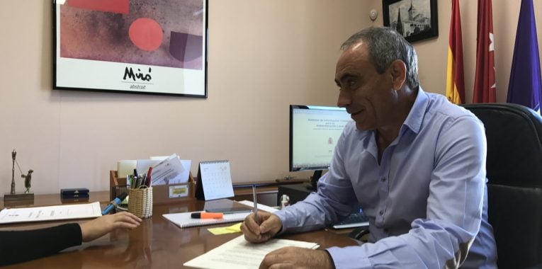 Alcalde de Torres de la Alameda: "¿Quién es el loco que diría no a 2.200 millones?"