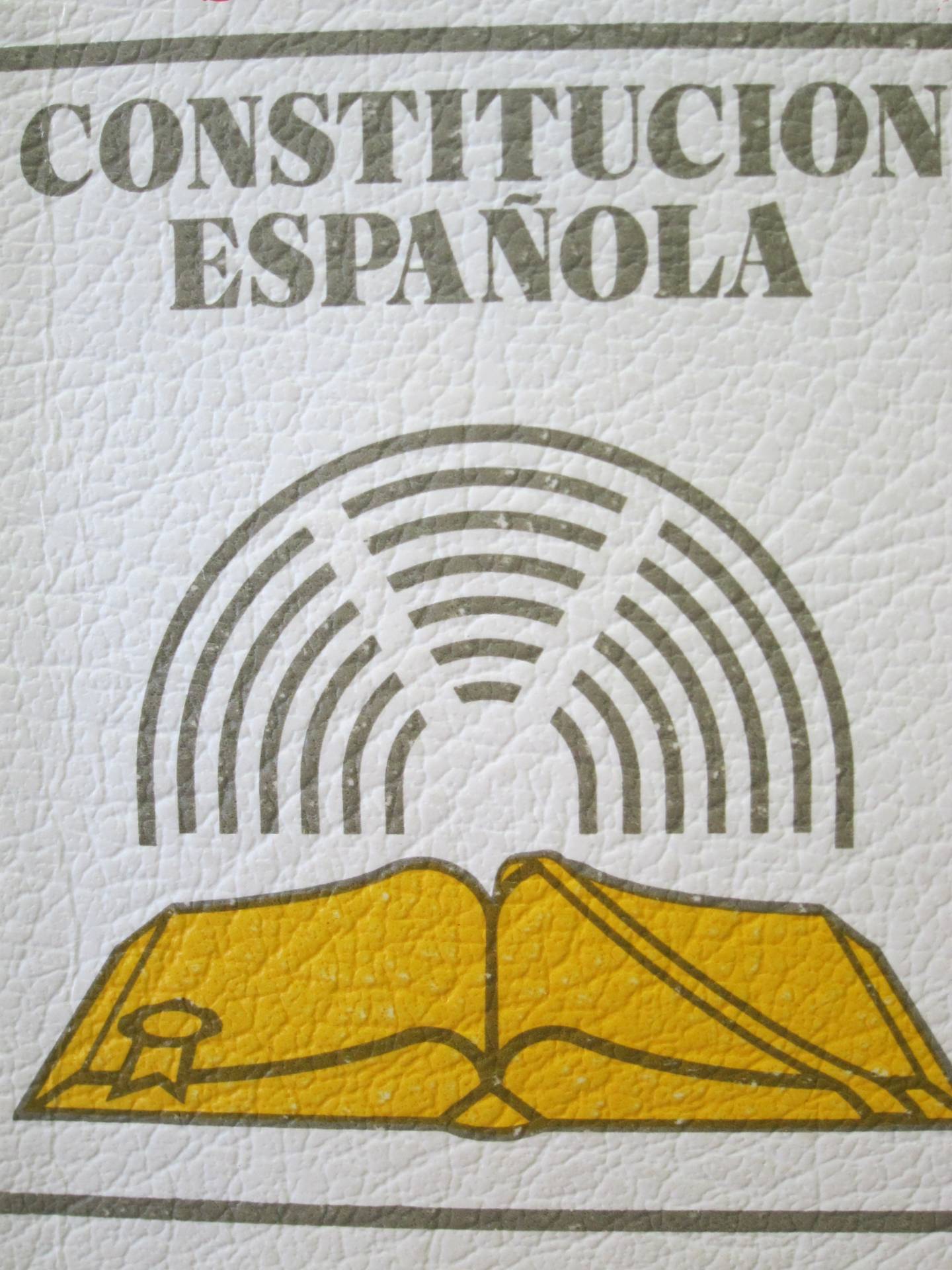 Un ejemplar de la Constitución Española editada por Civitas.