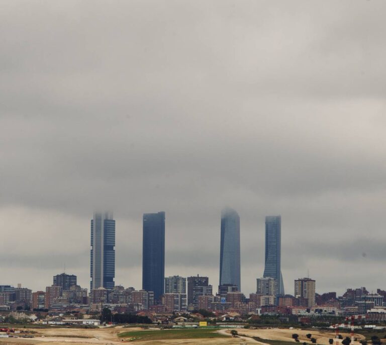 La vivienda cae en el 65% de las ciudades y se dispara en Barcelona y Madrid