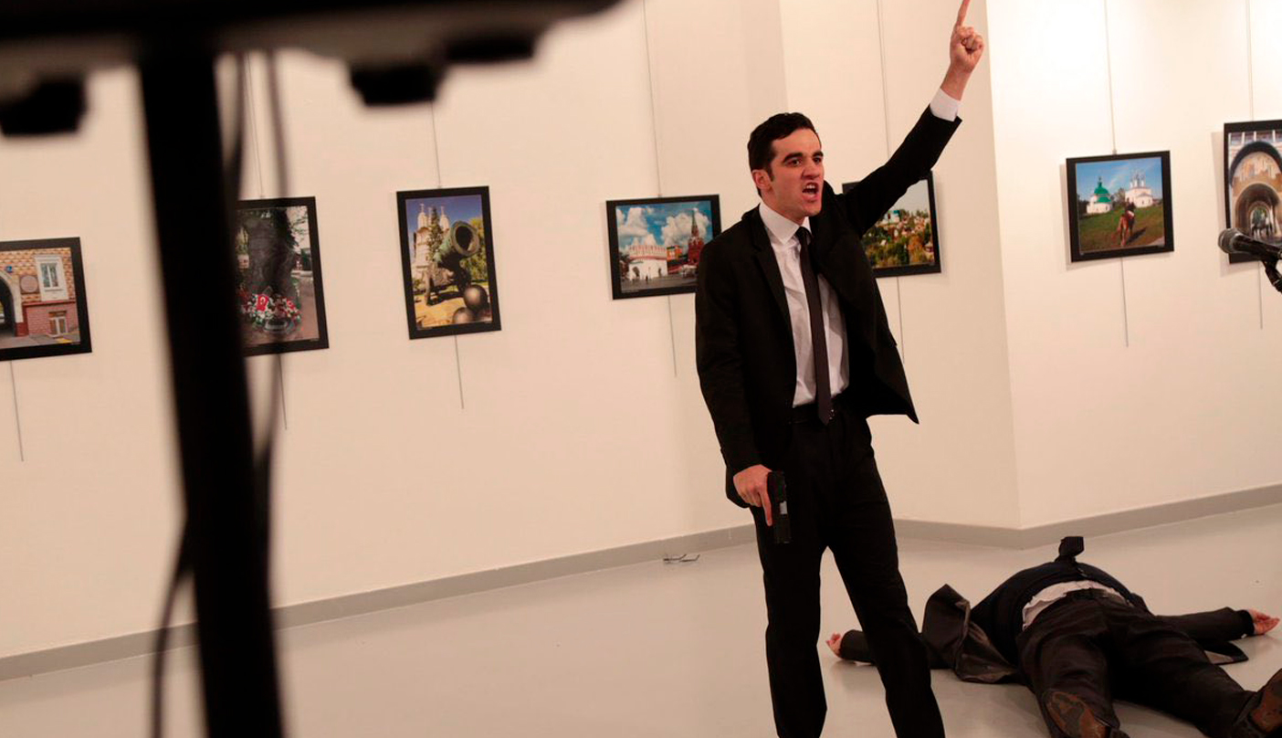 El policía turco que mató al embajador ruso fue suspendido por golpista y readmitido