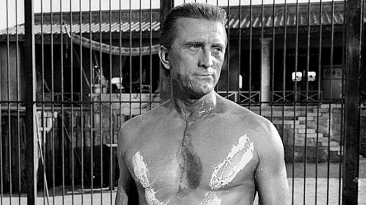 Kirk Douglas caracterizado como 'Espartaco'.