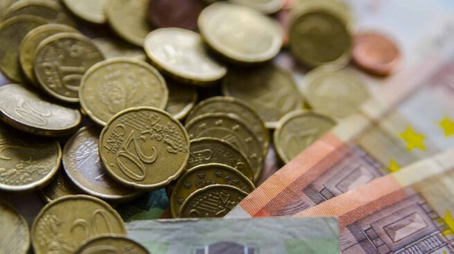 El euro supera la barrera de 1,20 dólares por primera vez desde enero de 2015