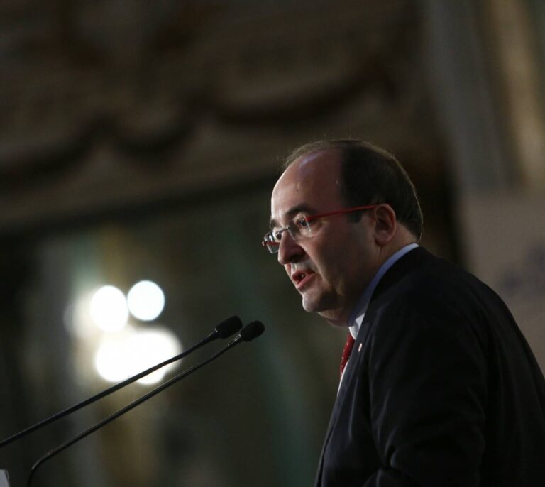 Iceta alerta contra una declaración unilateral de independencia