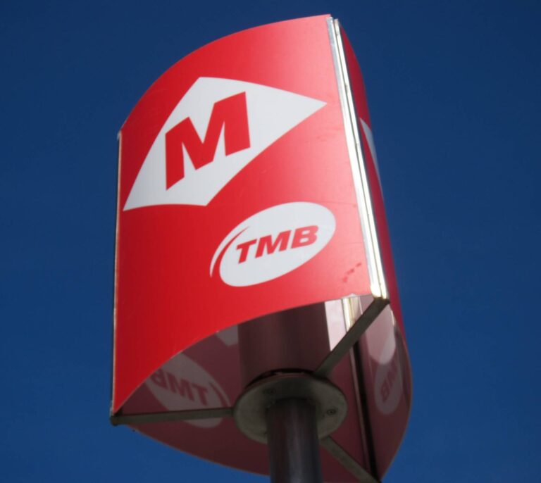 Barcelona tiene que comprar inmuebles a la Generalitat para ampliar el Metro