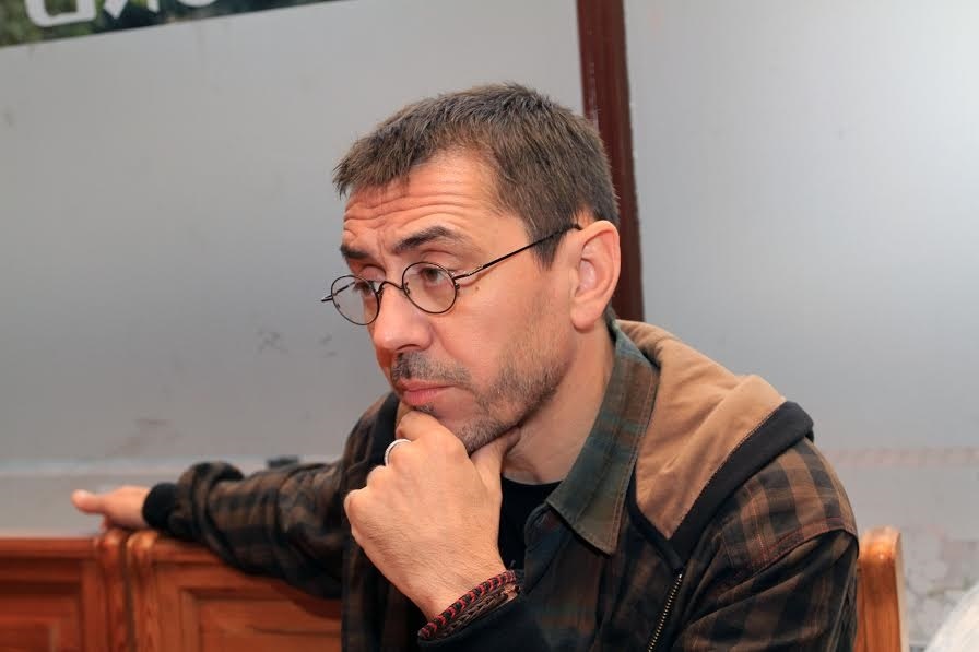 Monedero enciende la mecha y empiezan los 'cuchillos' en Podemos: "Eres un mamporrero"