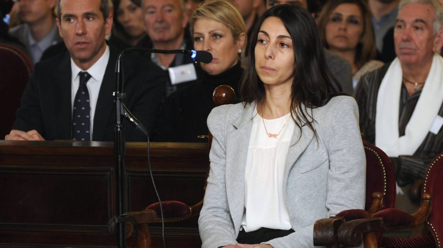 La policía local Raquel Gago.