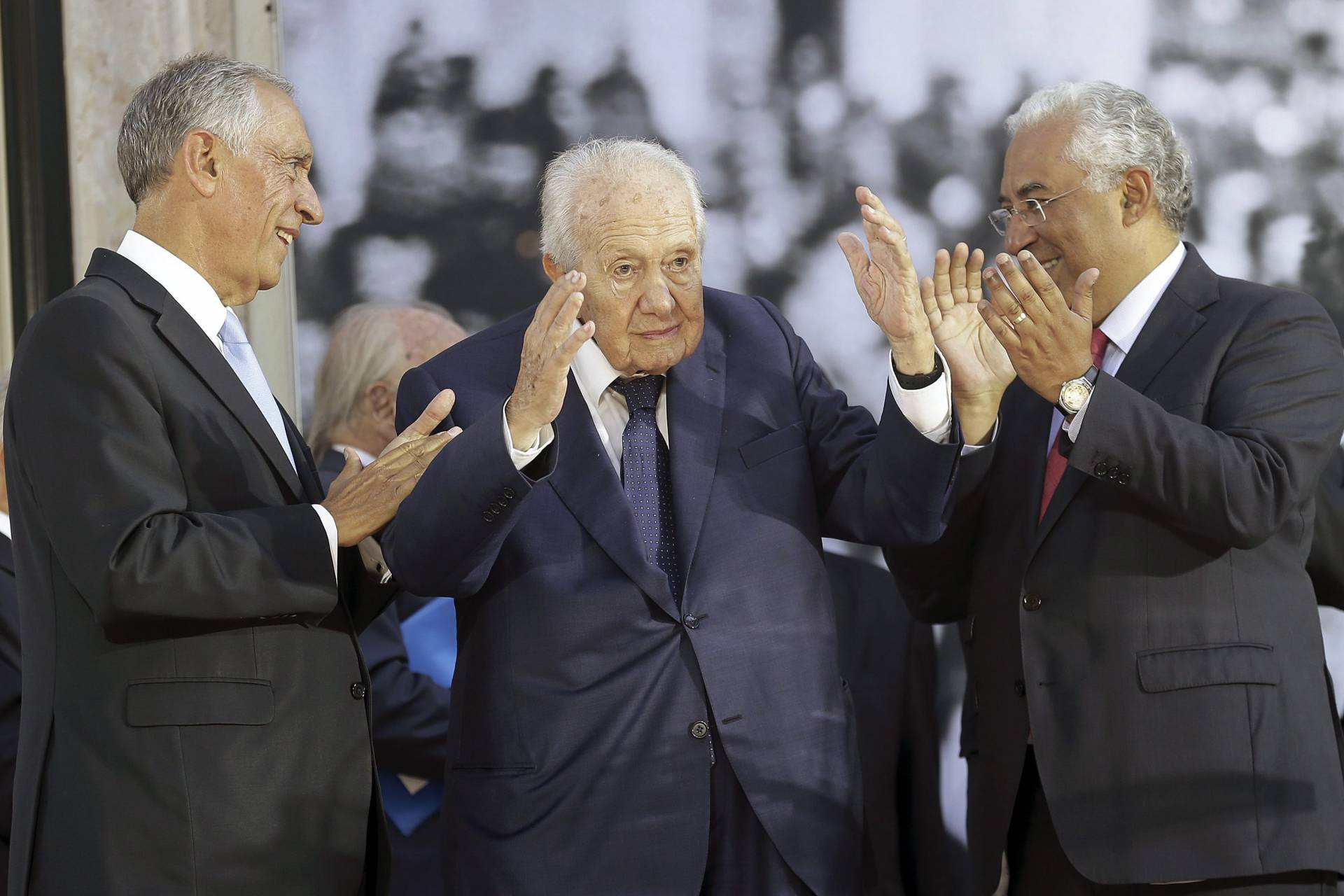 Ex-presidente português Mário Soares morre aos 92 anos