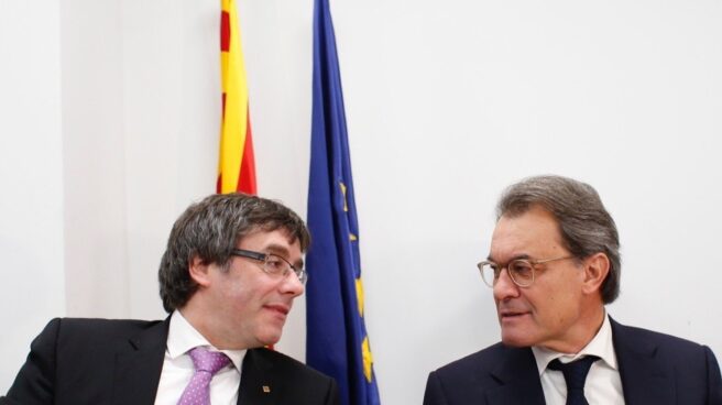 REUNIÓN DE LA DIRECCIÓN DEL PDECAT El presidente de la Generalitat, Carles Puigdemont, y el ex presidente catalán Artur Mas.