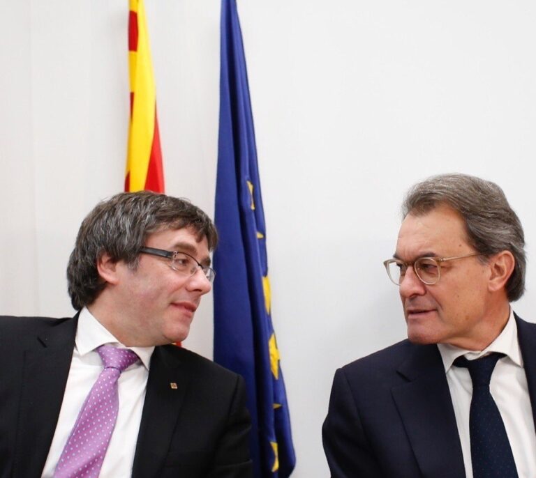 Mas ve "un escándalo" la operación contra CDC y plantea querellarse contra la Fiscalía