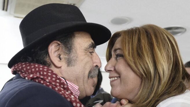 Susana Díaz, en su acto de ayer en Palencia. Cecilio Lera, alcalde de Castroverde de Campos (Zamora), en un acto en Palencia junto a Susana Díaz.