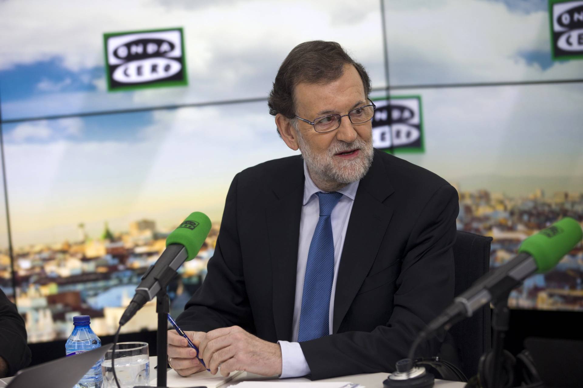 El presidente del Gobierno, Mariano Rajoy, durante su entrevista en Onda Cero.