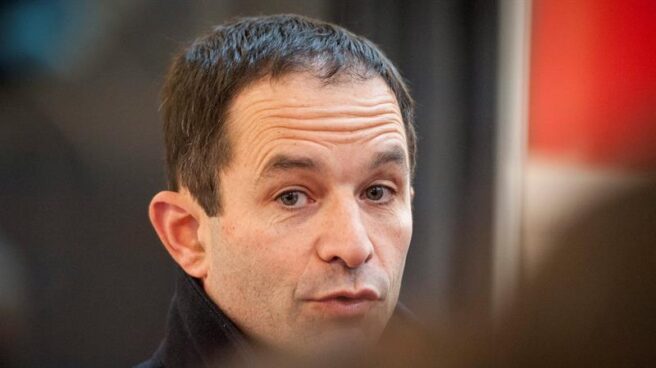 Benoît Hamon, vencedor de las primarias socialistas en Francia, frente a Manuel Valls