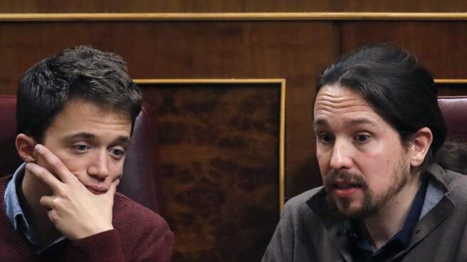 Íñigo Errejón y Pablo Iglesias, durante una sesión en el Congreso.