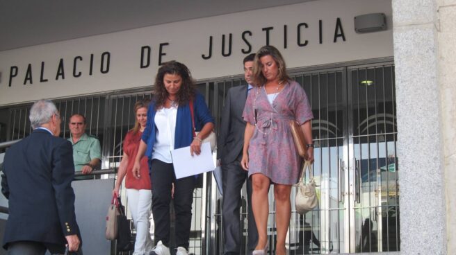 La Viceconsejera de la Junta de Andalucía, María José Asensio, a la salida del juzgado. La Viceconsejera de la Junta de Andalucía, María José Asensio, a la salida del juzgado.