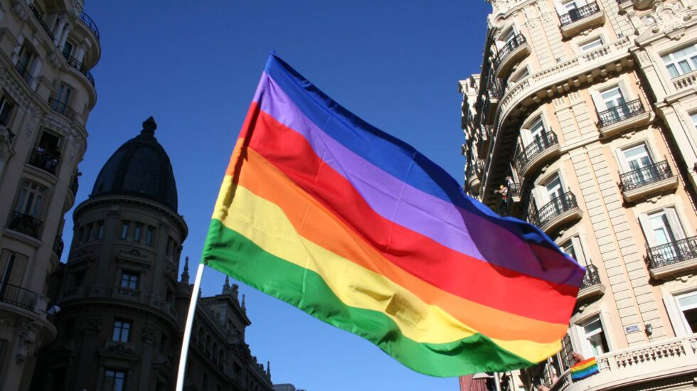 Bandera LGTBI en el Orgullo de Madrid.