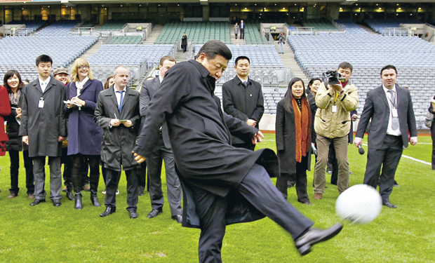 El presidente de China, Xi Jinping, durante la inauguración de la Escuela Nacional de Fútbol.