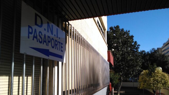 Oficina de expedición del DNI y pasaporte en Sevilla.
