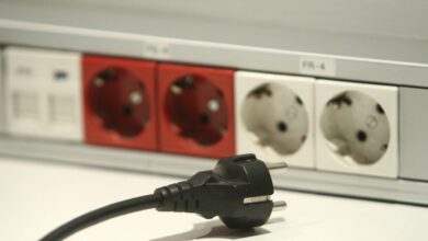 Las eléctricas tendrán que informar a millones de clientes si pueden pagar menos con otra tarifa de luz